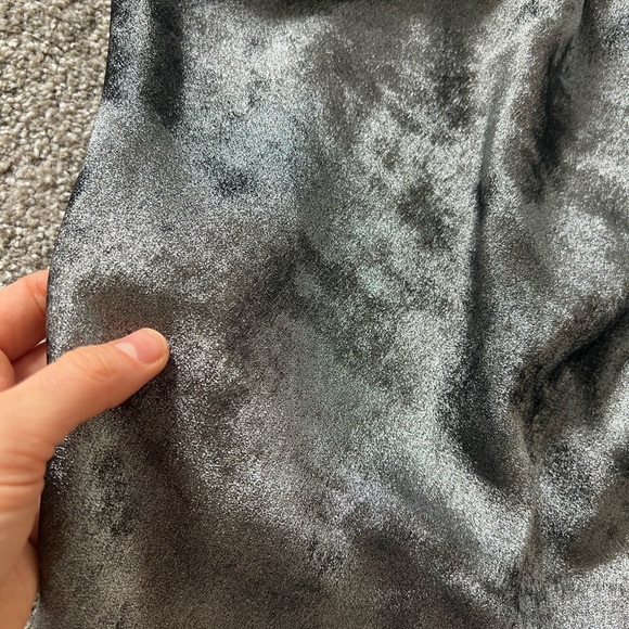 Metallic dress with gathering on the side - Picture 5 of 6